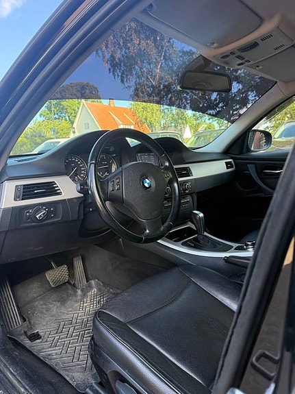 BMW 318d 9 of 11
