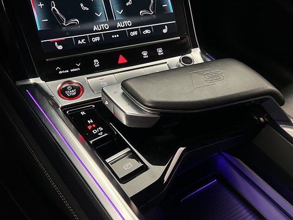 Audi e-tron S 28 of 30