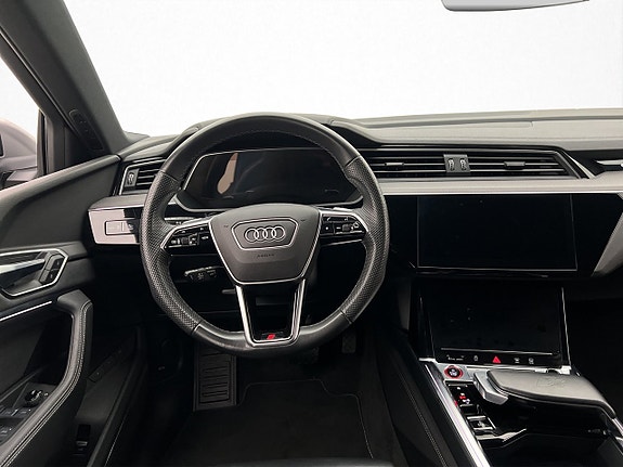Audi e-tron S 15 of 30