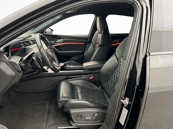 Audi e-tron S 13 of 30
