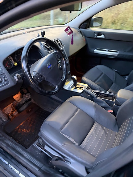 Volvo S40 9 of 19