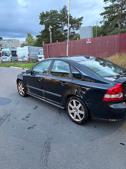 Volvo S40 4 of 19