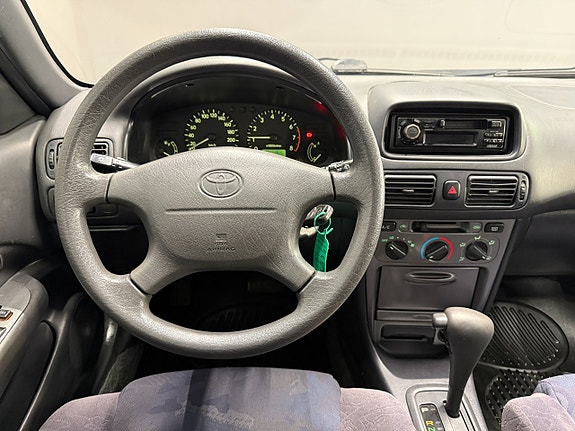 Toyota Corolla 14 of 20