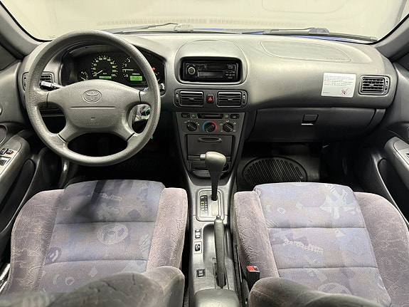 Toyota Corolla 13 of 20