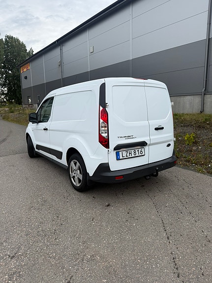 Ford Transit Connect 2 of 6