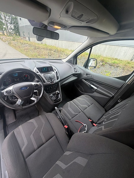Ford Transit Connect 4 of 6