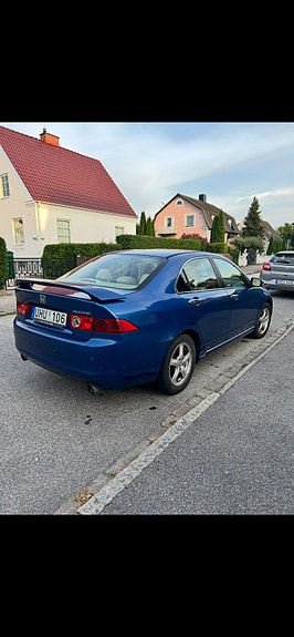 Honda Accord 4 of 9