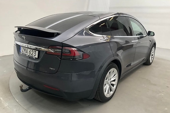 Tesla Model X 4 of 11