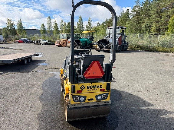 Vält Bomag BW90 AD-5 4 of 5