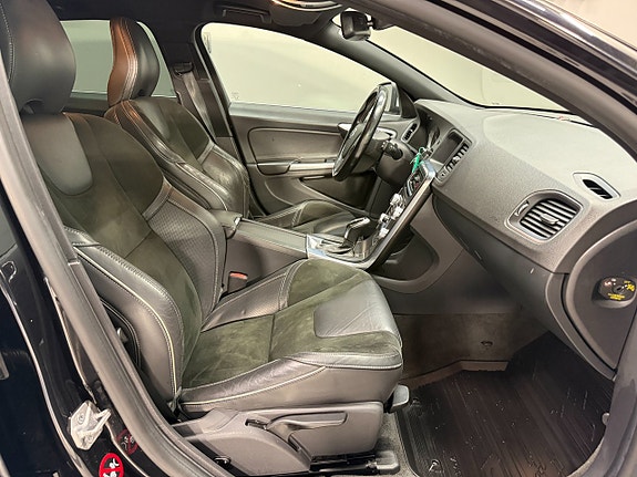 Volvo V60 10 of 23