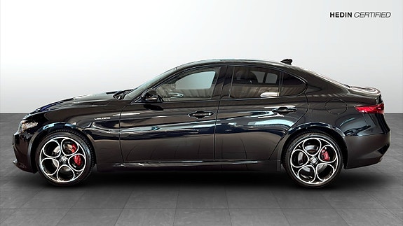 Alfa Romeo Giulia 6 of 8