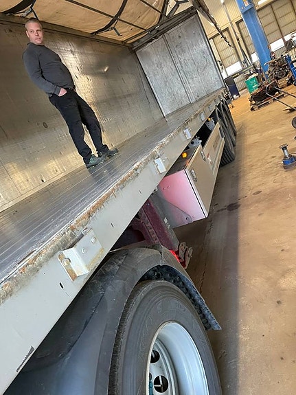 Kraker  Walkin Moving Floor Hydraulic openside 7 of 8
