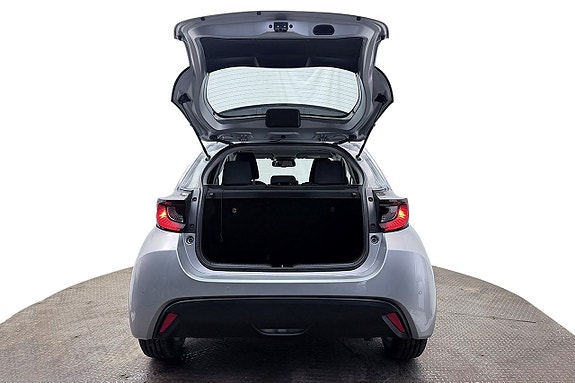 Toyota Yaris 8 of 27