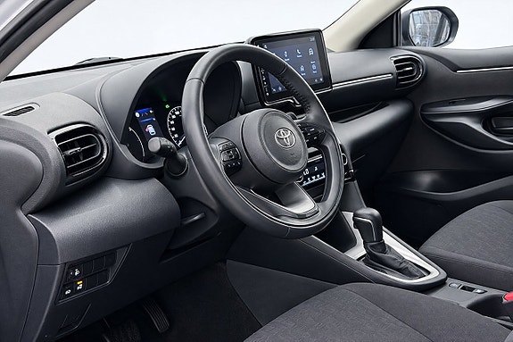 Toyota Yaris 13 of 27