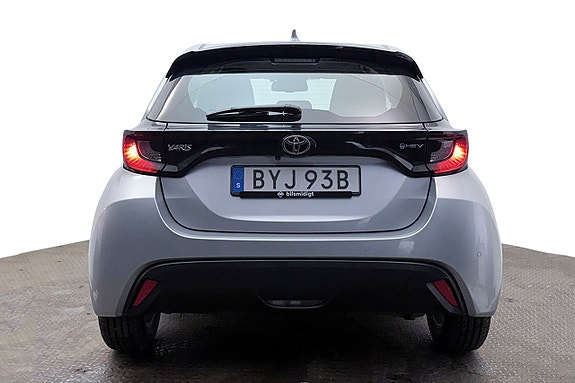 Toyota Yaris 7 of 27