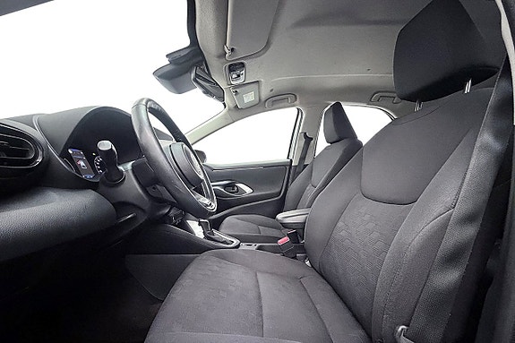 Toyota Yaris 12 of 27