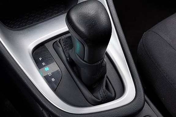 Toyota Yaris 23 of 27