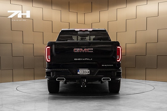 GMC Sierra 4 of 27