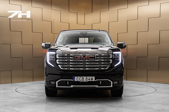 GMC Sierra 2 of 27