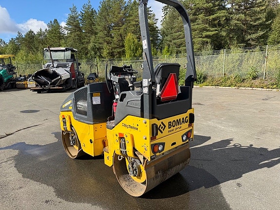 Vält Bomag BW 100 AD-5 3 of 5