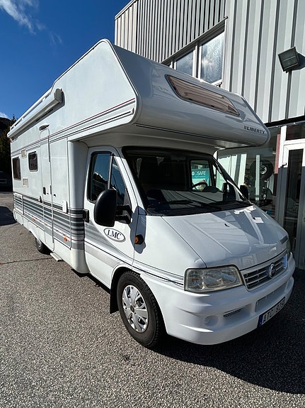 LMC LIBERTY 650 2,8 JTD, SOLCELLER 16 of 16