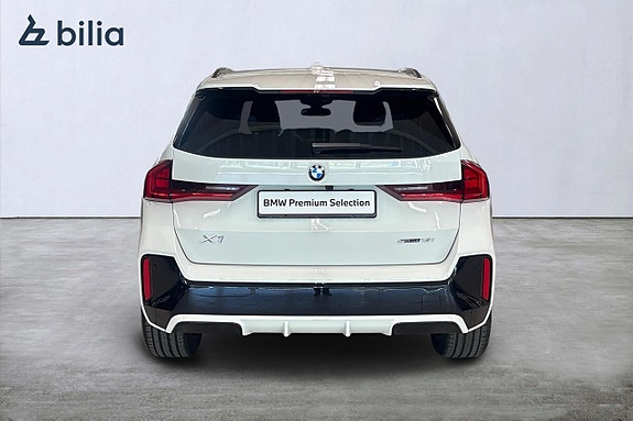 BMW X1 4 of 19