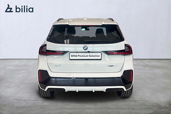 BMW X1 4 of 18