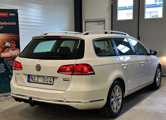Volkswagen Passat 5 of 24