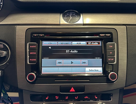 Volkswagen Passat 21 of 24