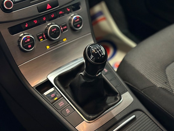 Volkswagen Passat 17 of 24