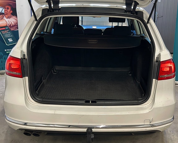 Volkswagen Passat 8 of 24