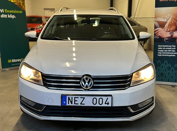 Volkswagen Passat 2 of 24