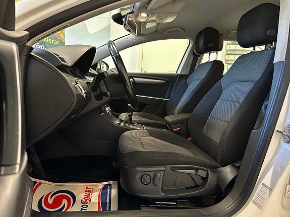 Volkswagen Passat 11 of 24