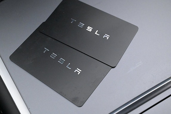 Tesla Model Y 24 of 27