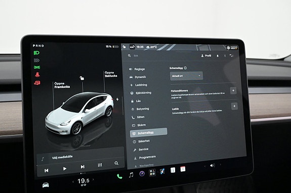 Tesla Model Y 16 of 27