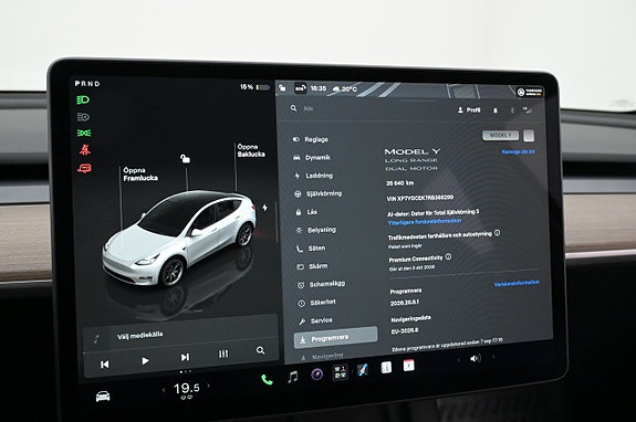 Tesla Model Y 14 of 27