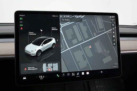 Tesla Model Y 18 of 27
