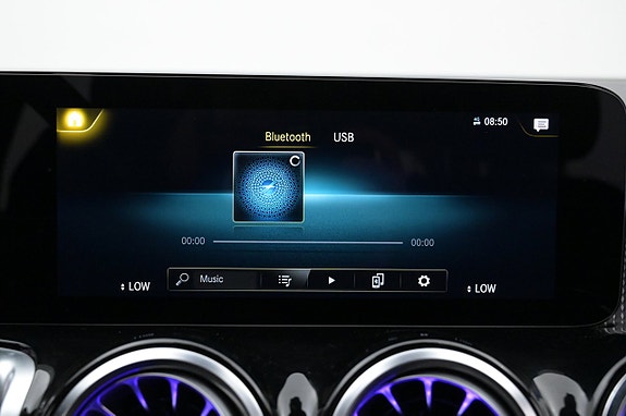 Mercedes-Benz EQB300 17 of 27