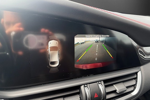 Alfa Romeo Giulia Quadrifoglio 15 of 21