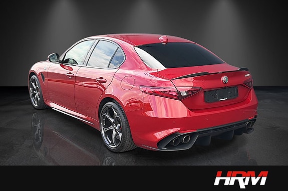 Alfa Romeo Giulia Quadrifoglio 4 of 21