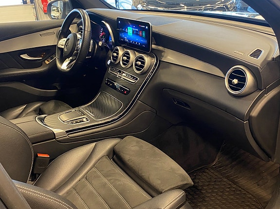 Mercedes-Benz GLC300 de 16 of 21