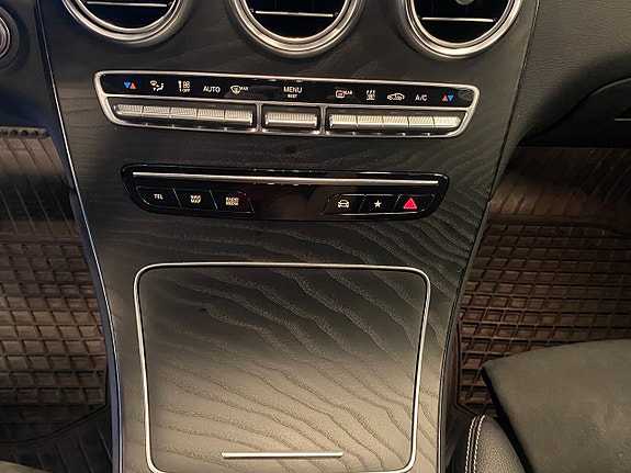 Mercedes-Benz GLC300 de 15 of 21
