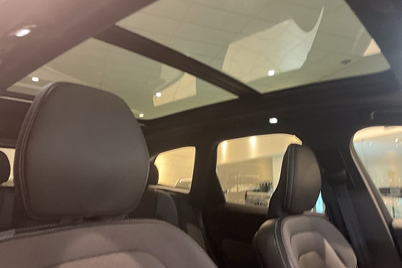 Volvo XC60 11 of 13