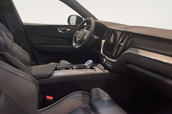 Volvo XC60 9 of 13