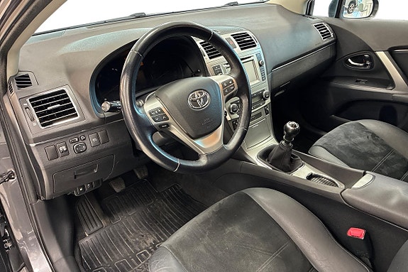 Toyota Avensis 12 of 18