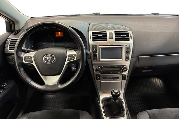 Toyota Avensis 8 of 18