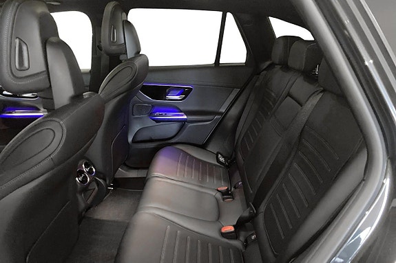 Mercedes-Benz GLC300 e 13 of 18