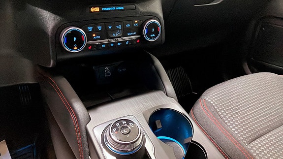Ford Kuga 11 of 12