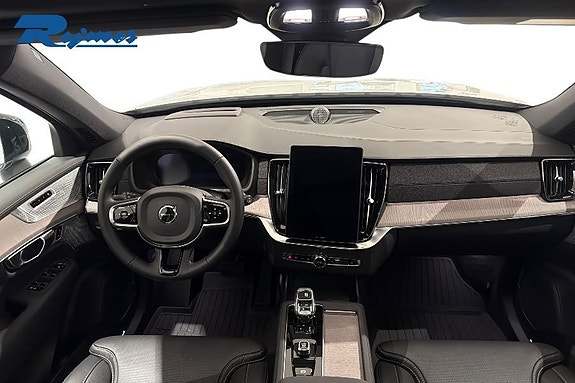 Volvo XC90 7 of 23