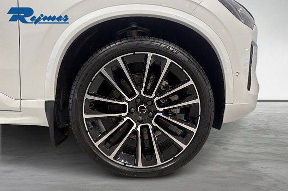 Volvo XC90 20 of 23
